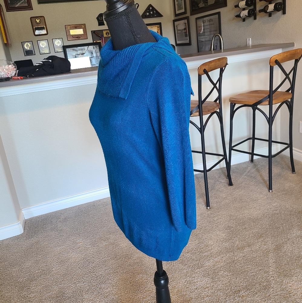 Sweater - Picture 3 of 5